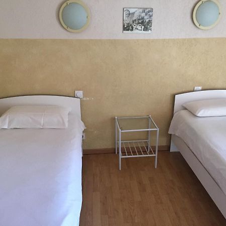 Hotel Le Salagou Clermont-lʼHérault Exteriör bild