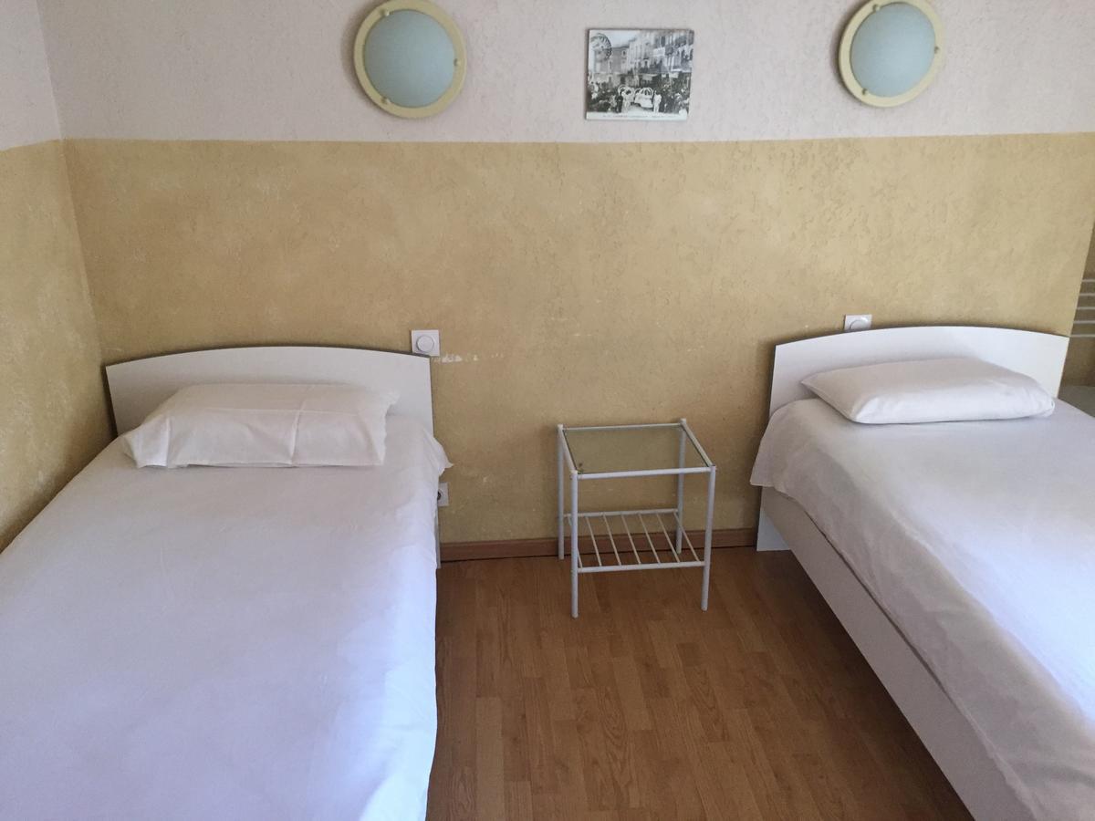 Hotel Le Salagou Clermont-lʼHérault Exteriör bild